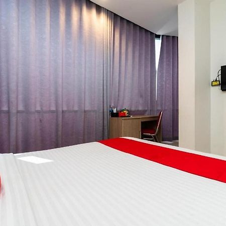 Hotel Domino Παλεμπάνγκ Εξωτερικό φωτογραφία